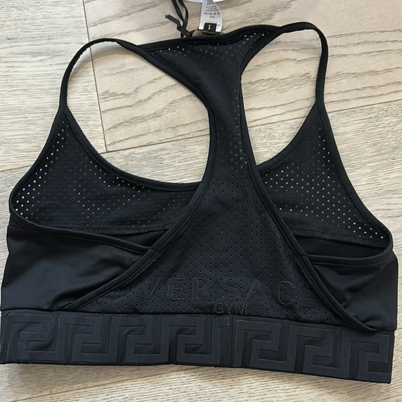 Brand new Versace sports top size 1 - Picture 7 of 7